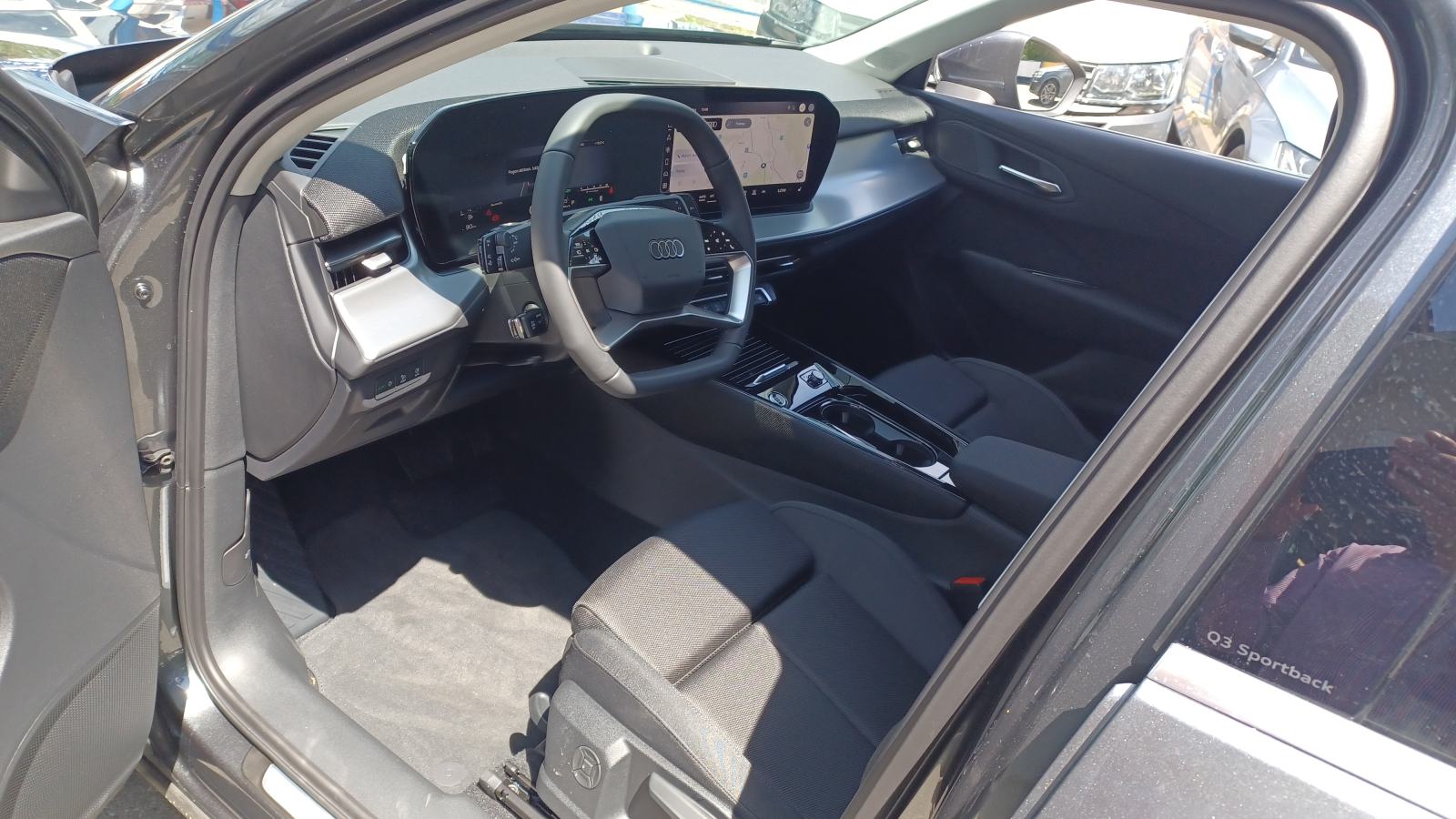 Q3 SB TFSI 110 kW/150 KS, S-TRON,S-LINE,NAVI,LED,ACC,KAMERA,ASSIST,19", fotografija 12