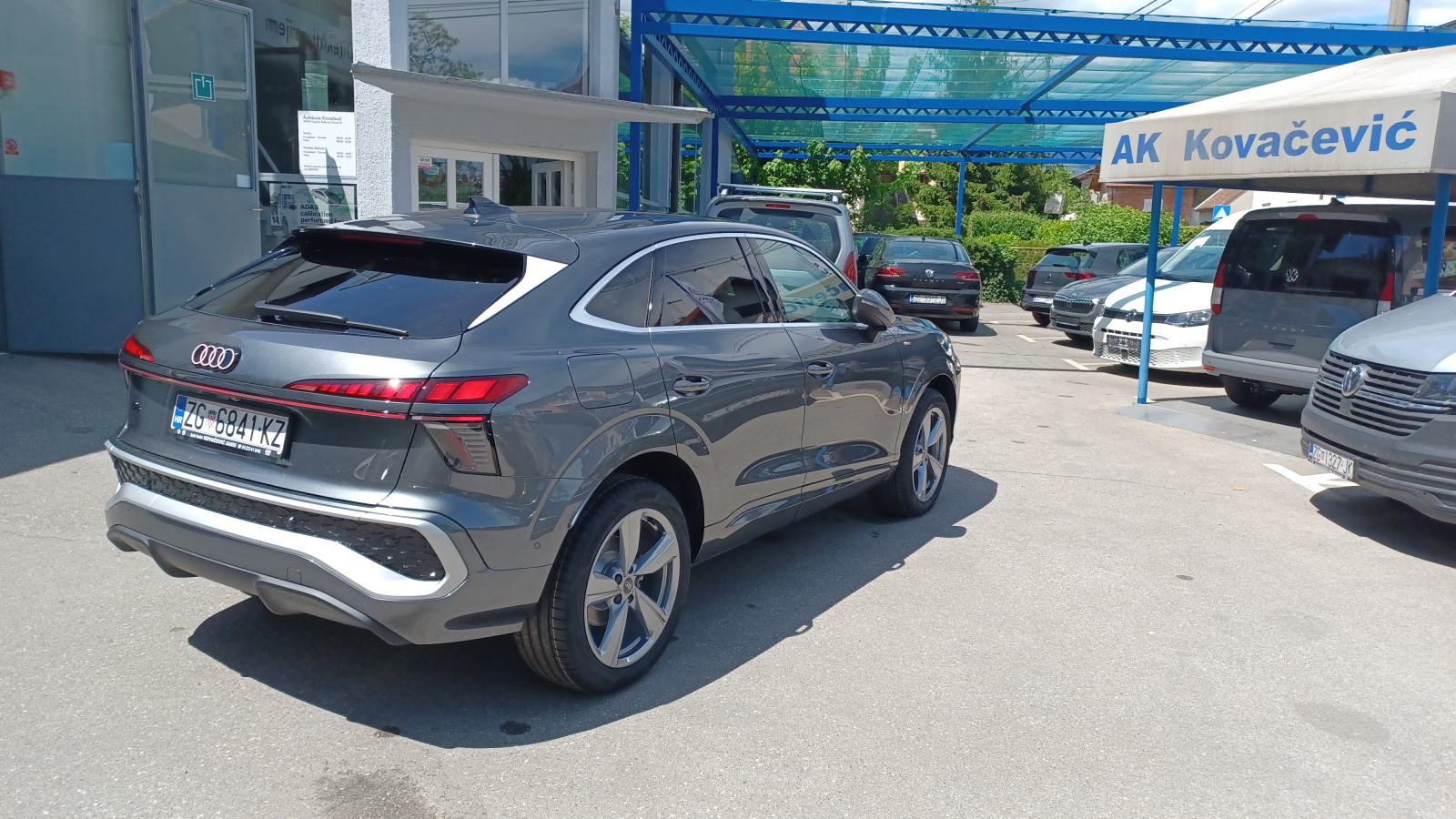 Q3 SB TFSI 110 kW/150 KS, S-TRON,S-LINE,NAVI,LED,ACC,KAMERA,ASSIST,19", fotografija 5