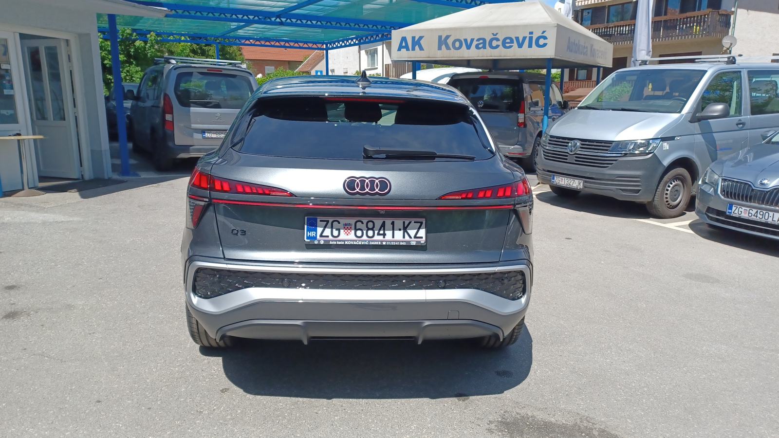 Q3 SB TFSI 110 kW/150 KS, S-TRON,S-LINE,NAVI,LED,ACC,KAMERA,ASSIST,19", fotografija 6