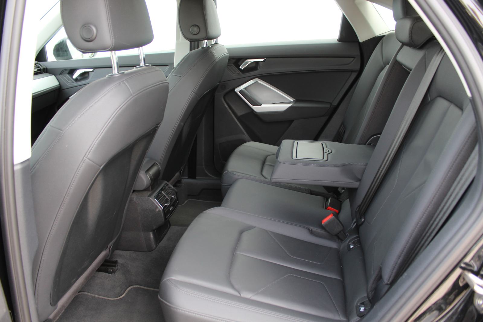 Audi Q3 SB 35TDI S tronic, fotografija 10