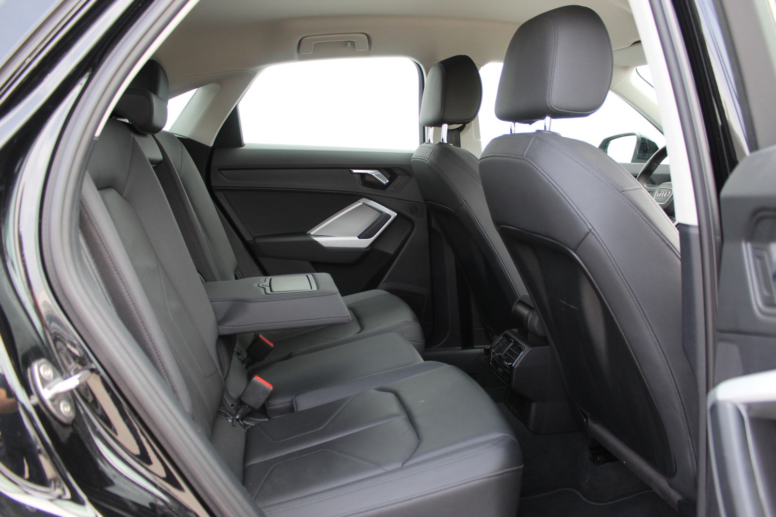 Audi Q3 SB 35TDI S tronic, fotografija 12