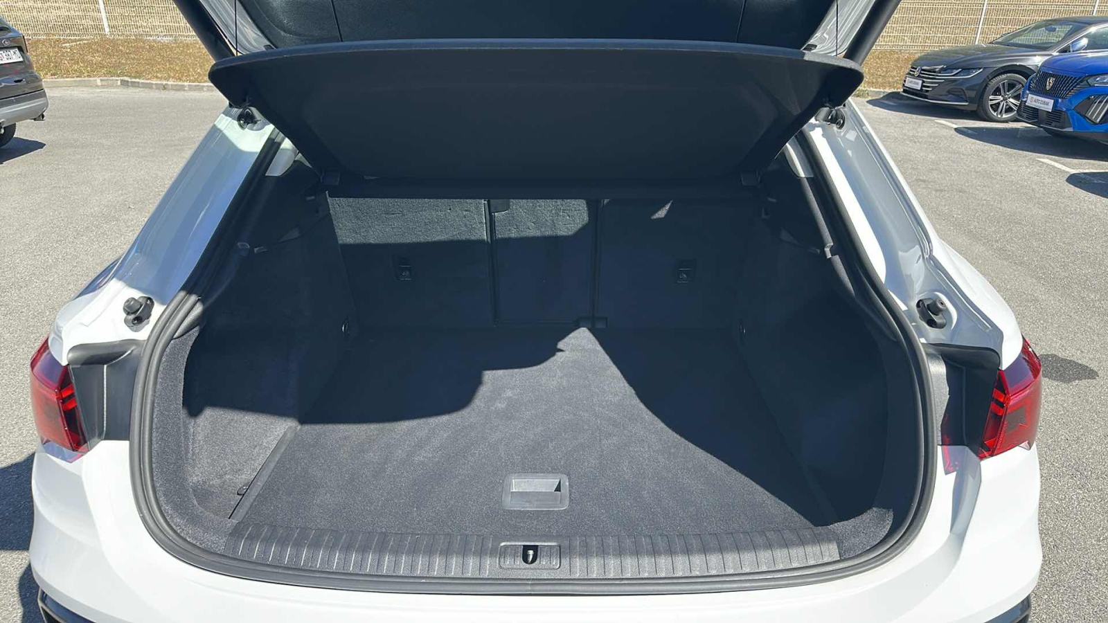AUDI Q3 Sportback 2024 • PREMIUM jamstvo • AutoZubak Rabljena, fotografija 12