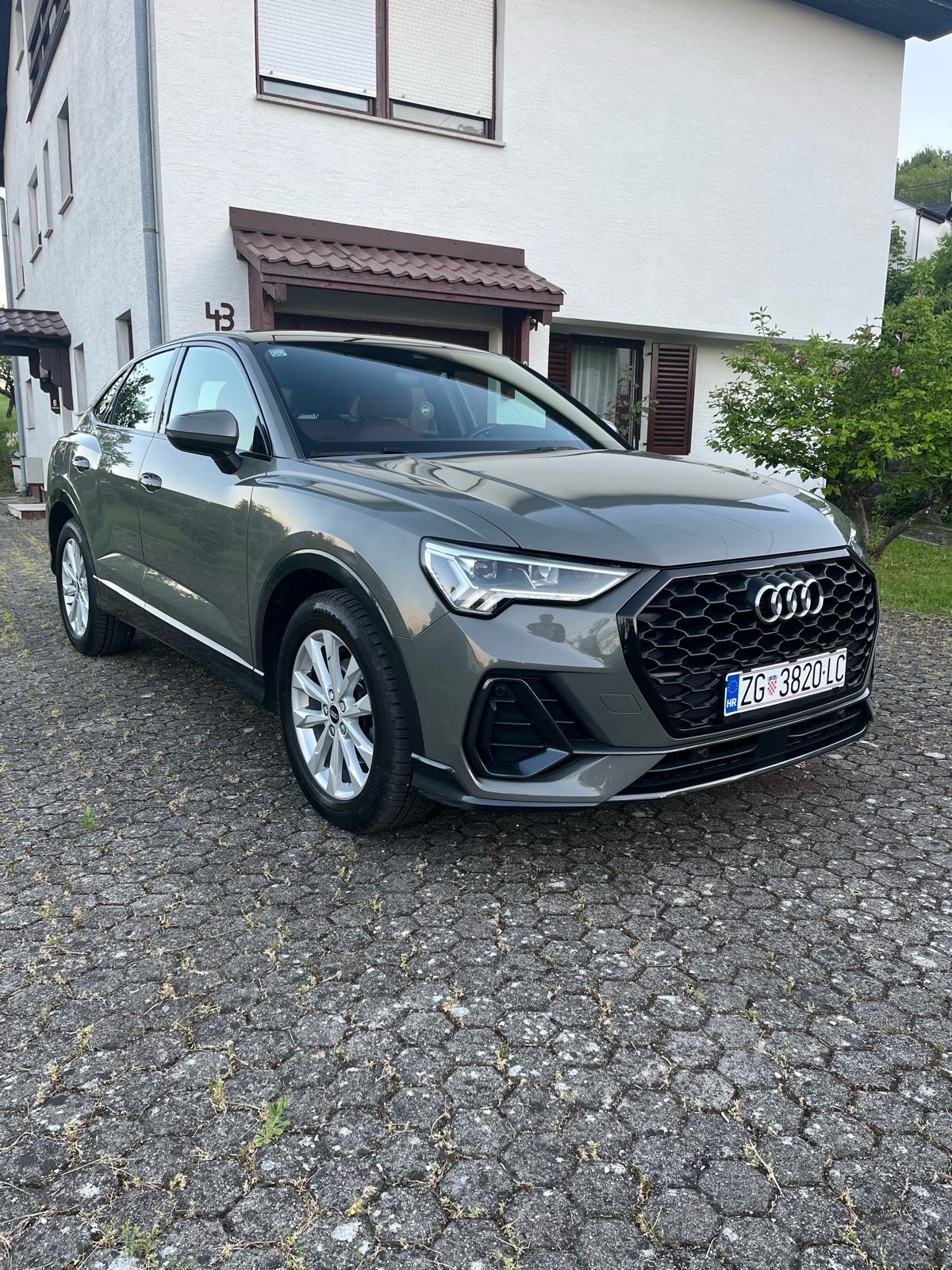 Audi Q3 SPORTBACK 35 TDI S-TRONIC/PANO. / BUSINESS LINE / REG. 05/2027, fotografija 2