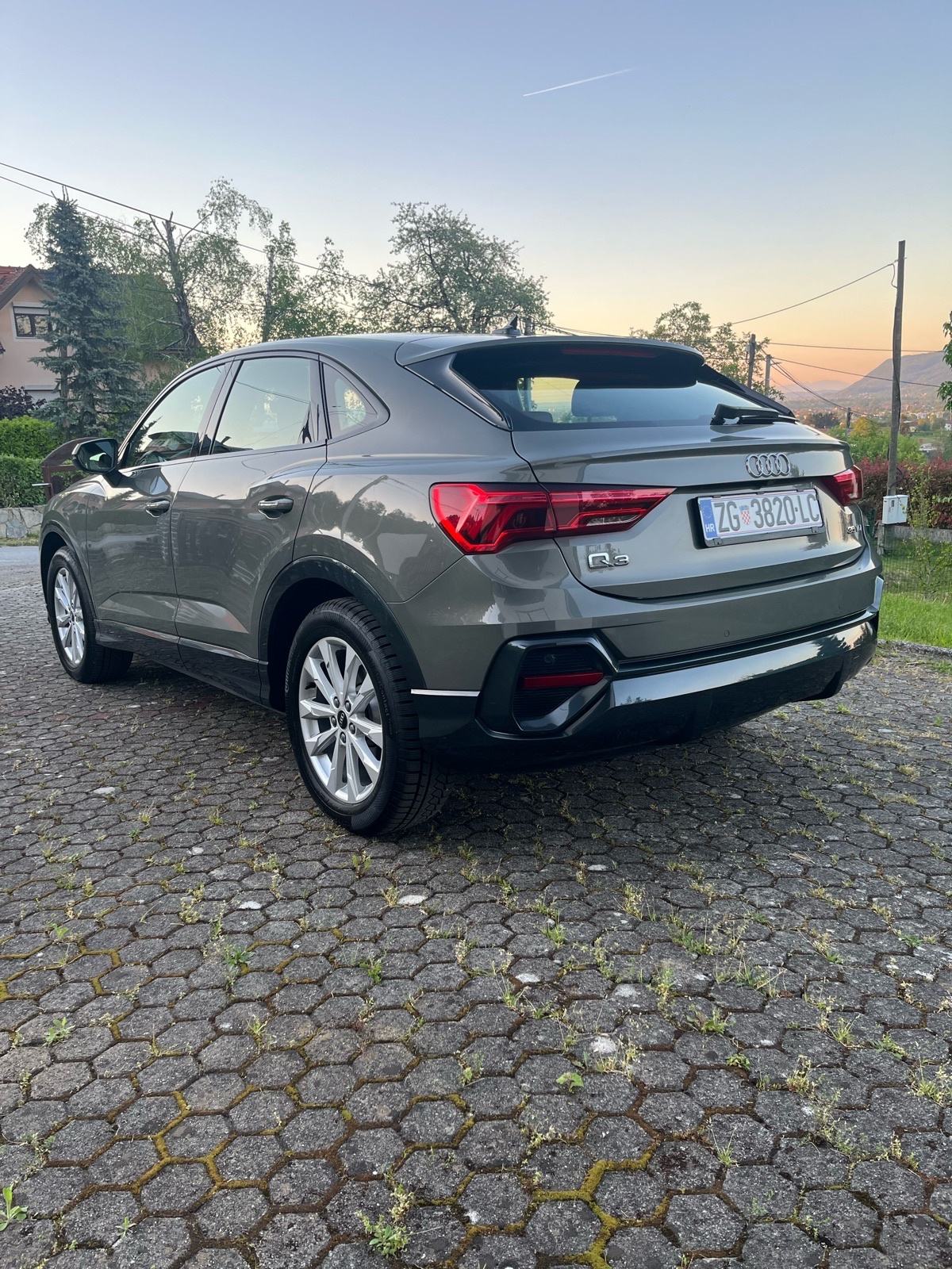 Audi Q3 SPORTBACK 35 TDI S-TRONIC/PANO. / BUSINESS LINE / REG. 05/2027, fotografija 4