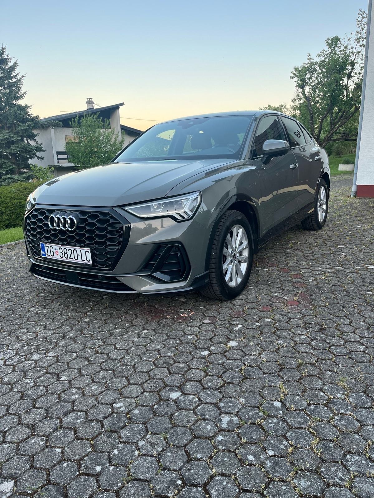 Audi Q3 SPORTBACK 35 TDI S-TRONIC/PANO. / BUSINESS LINE / REG. 05/2027, fotografija 1