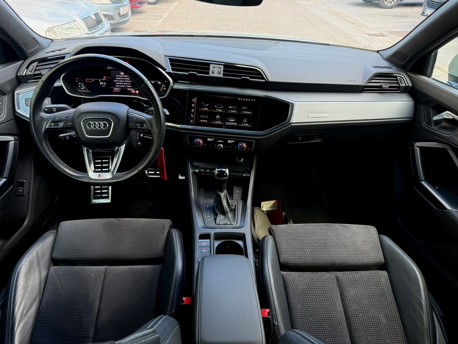 Audi Q3 Sportback 35 TDI S line – atraktivna Dew Silver mint boja, fotografija 13