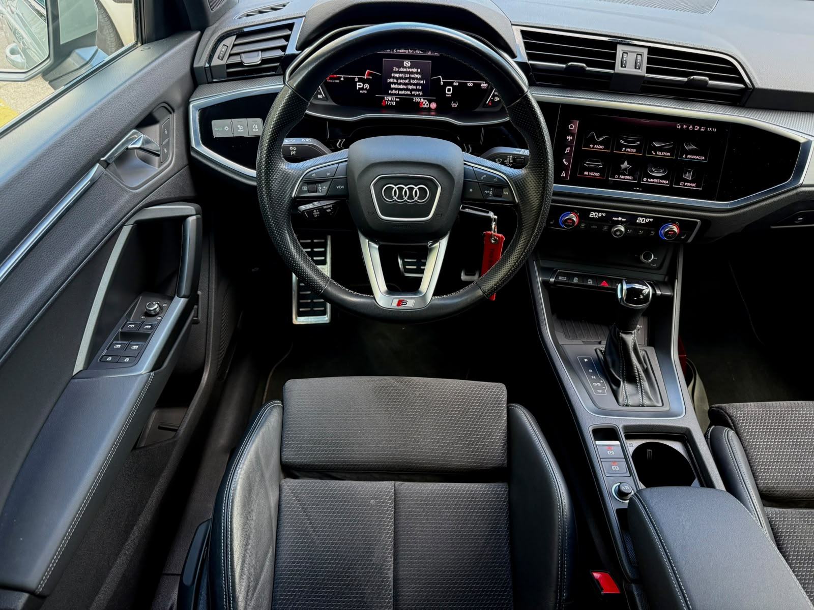Audi Q3 Sportback 35 TDI S line – atraktivna Dew Silver mint boja, fotografija 14