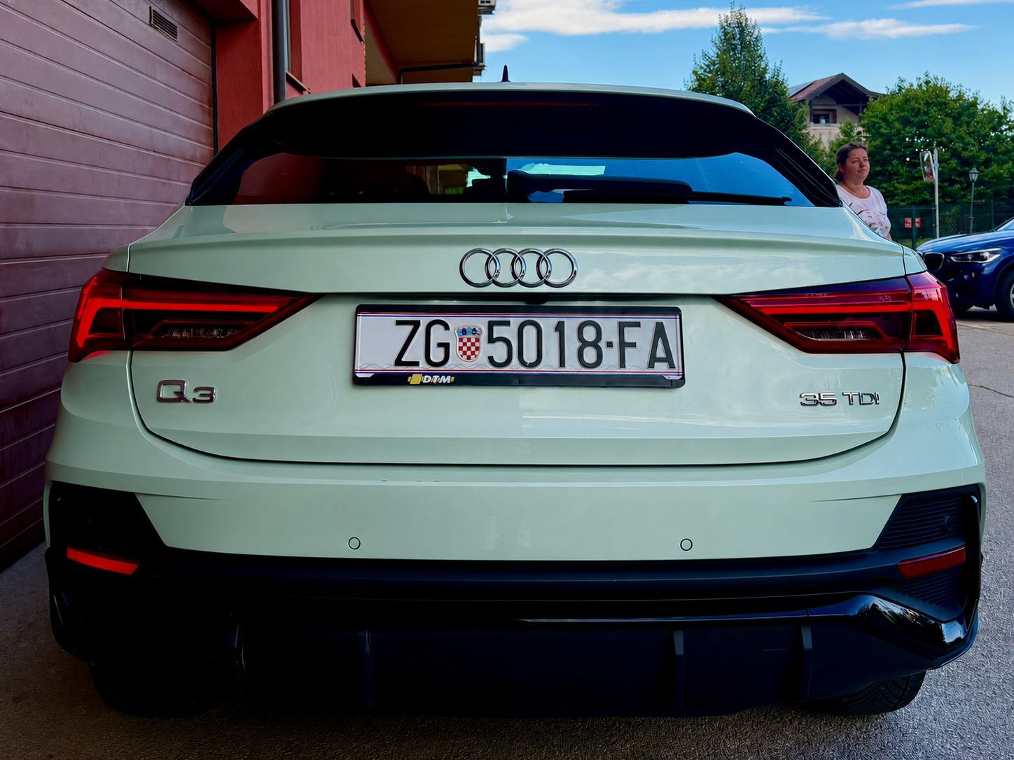 Audi Q3 Sportback 35 TDI S line – atraktivna Dew Silver mint boja, fotografija 7