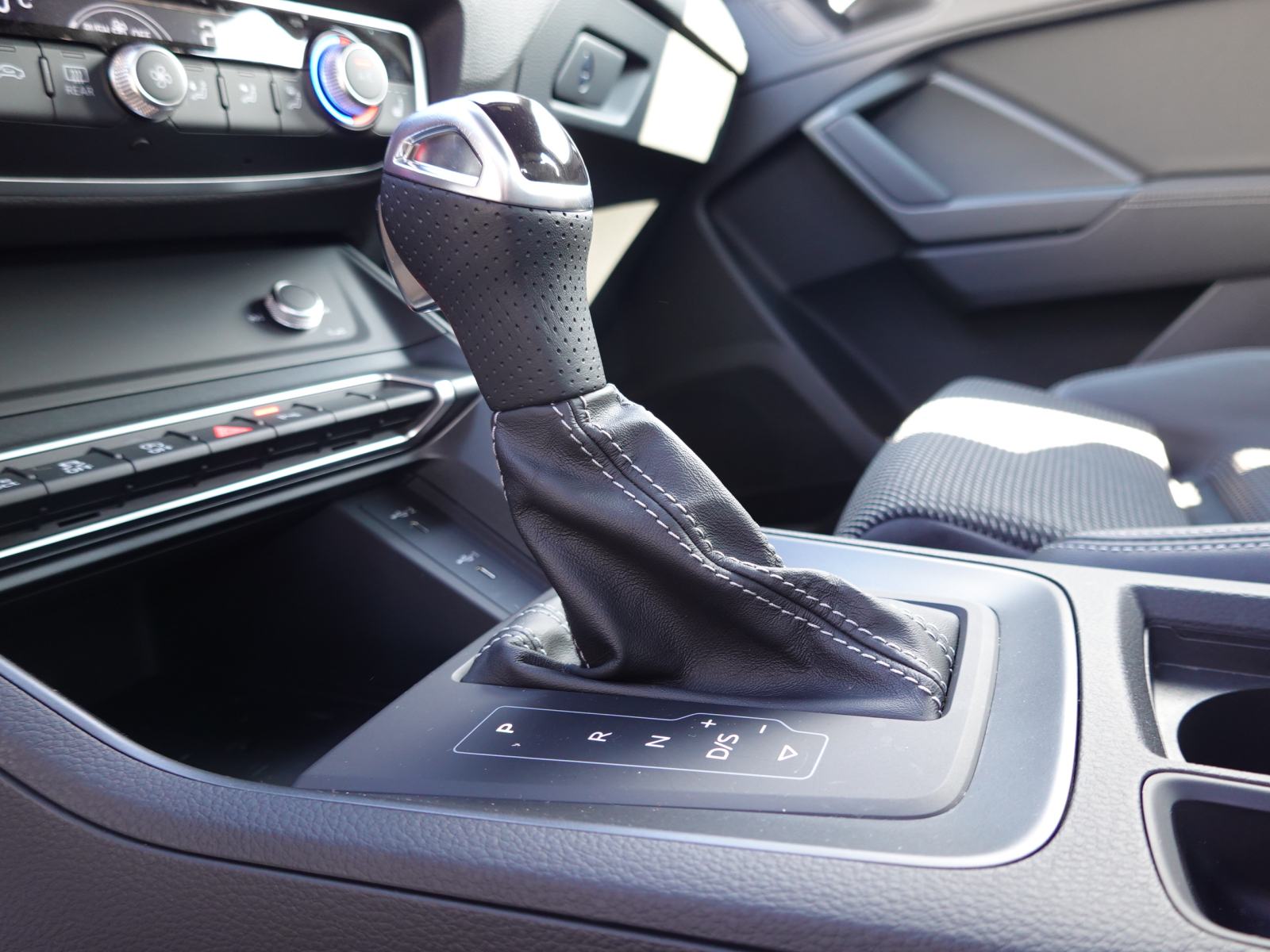 Audi Q3 Sportback 40 TFSI quattro S line S tronic+LED+OGR.SJE+KAMERA, fotografija 13