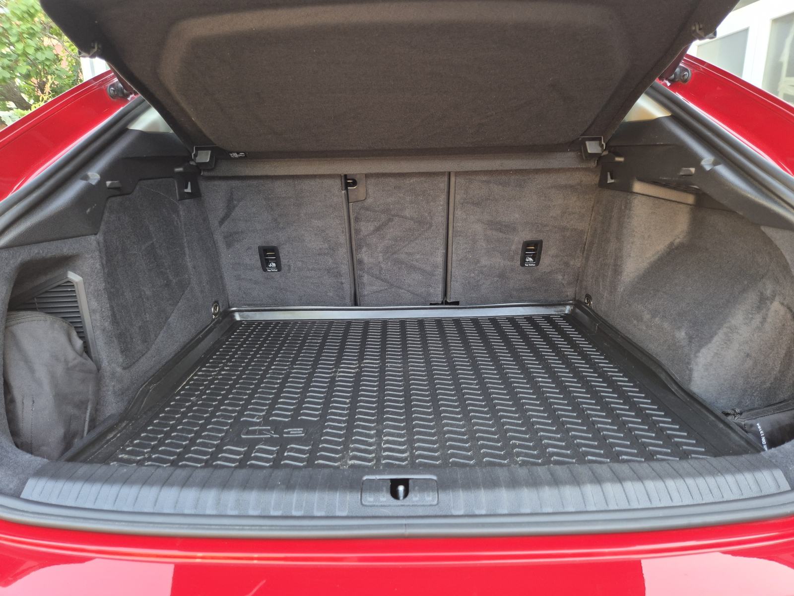 Audi Q3 Sportback 45 TFSIe Attraction S tronic, fotografija 9