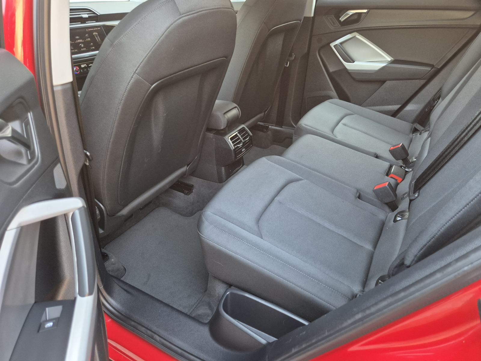 Audi Q3 Sportback 45 TFSIe Attraction S tronic, fotografija 11