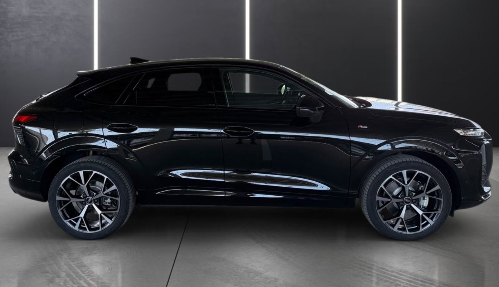 Audi Q3 SPORTBACK TDI - S-LINE, PANORAMA, 20 ZOLL, fotografija 5