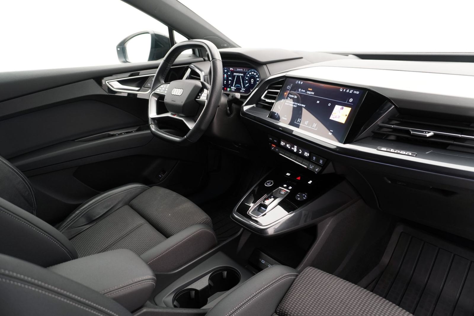 Audi Q4 45 e-tron quattro S Line | Cjena uključuje troškove uvoza, fotografija 12