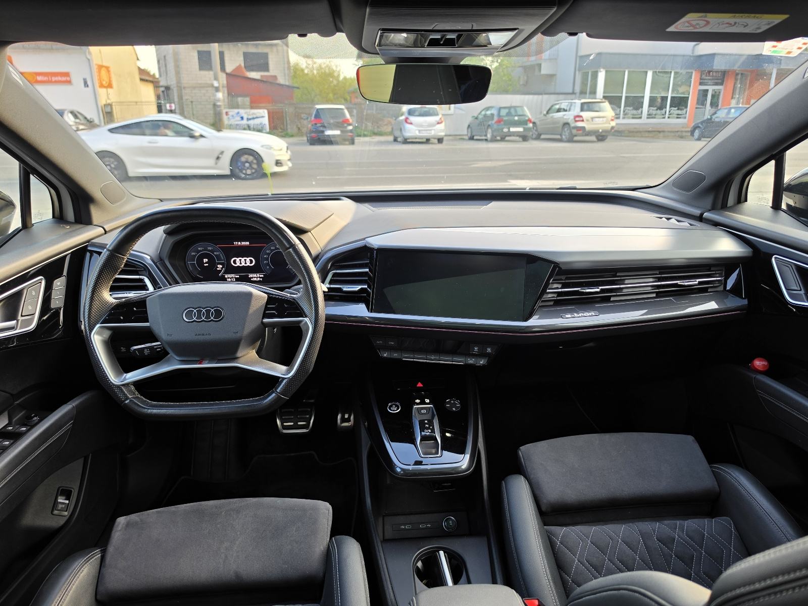 Audi Q4 50 e-tron quattro, S line, fotografija 14