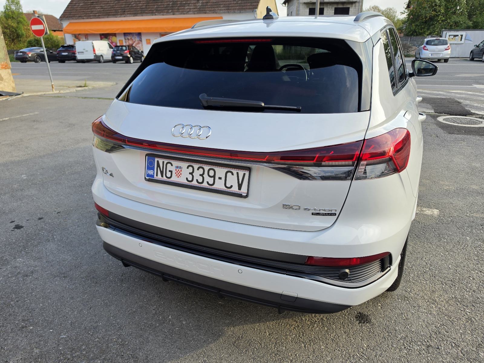 Audi Q4 50 e-tron quattro, S line, fotografija 5