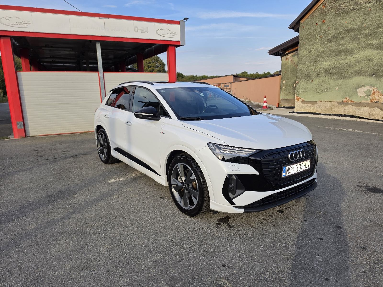 Audi Q4 50 e-tron quattro, S line, fotografija 8