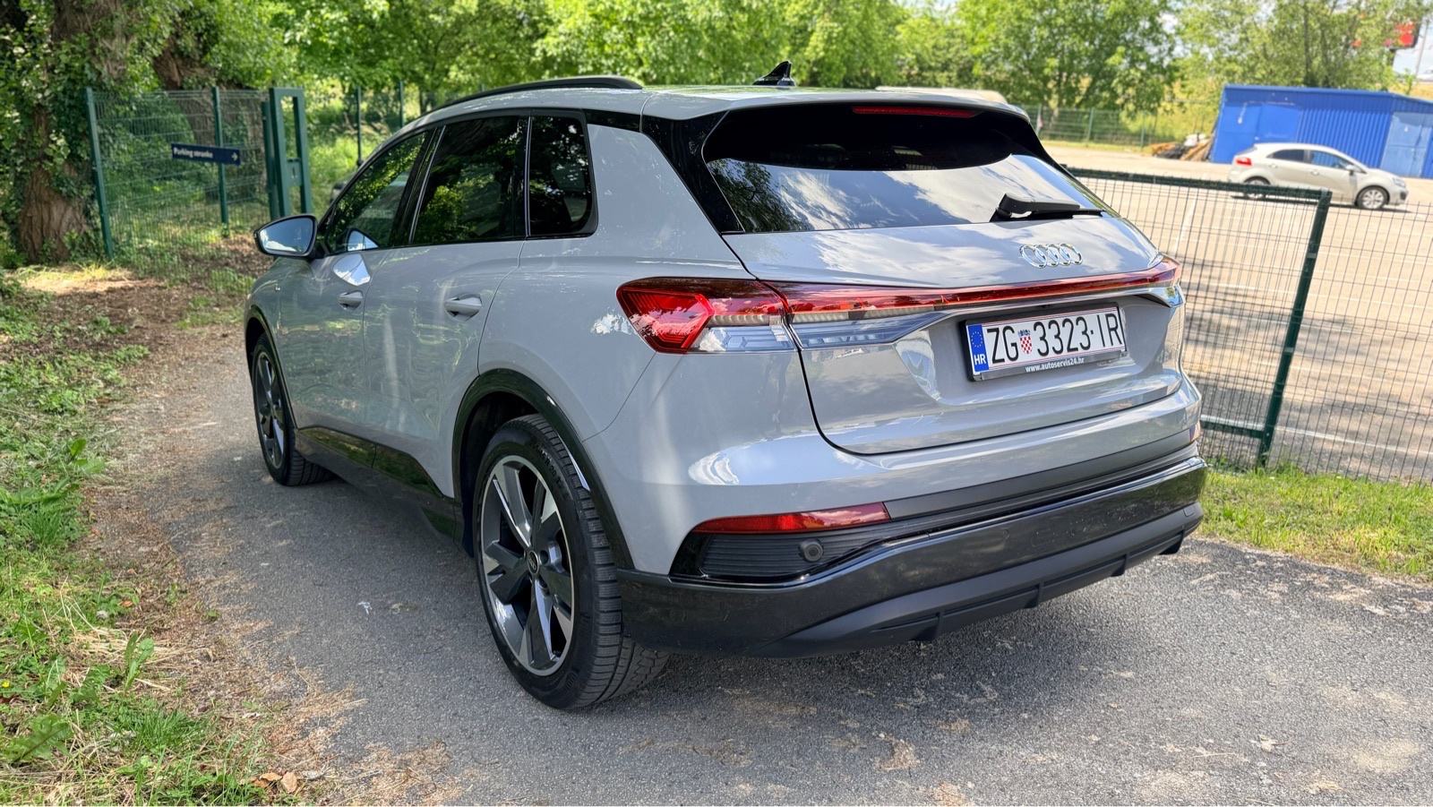 Audi Q4 e-tron *u PDV-u* 1.vlasnik *S-line* garancija, fotografija 5