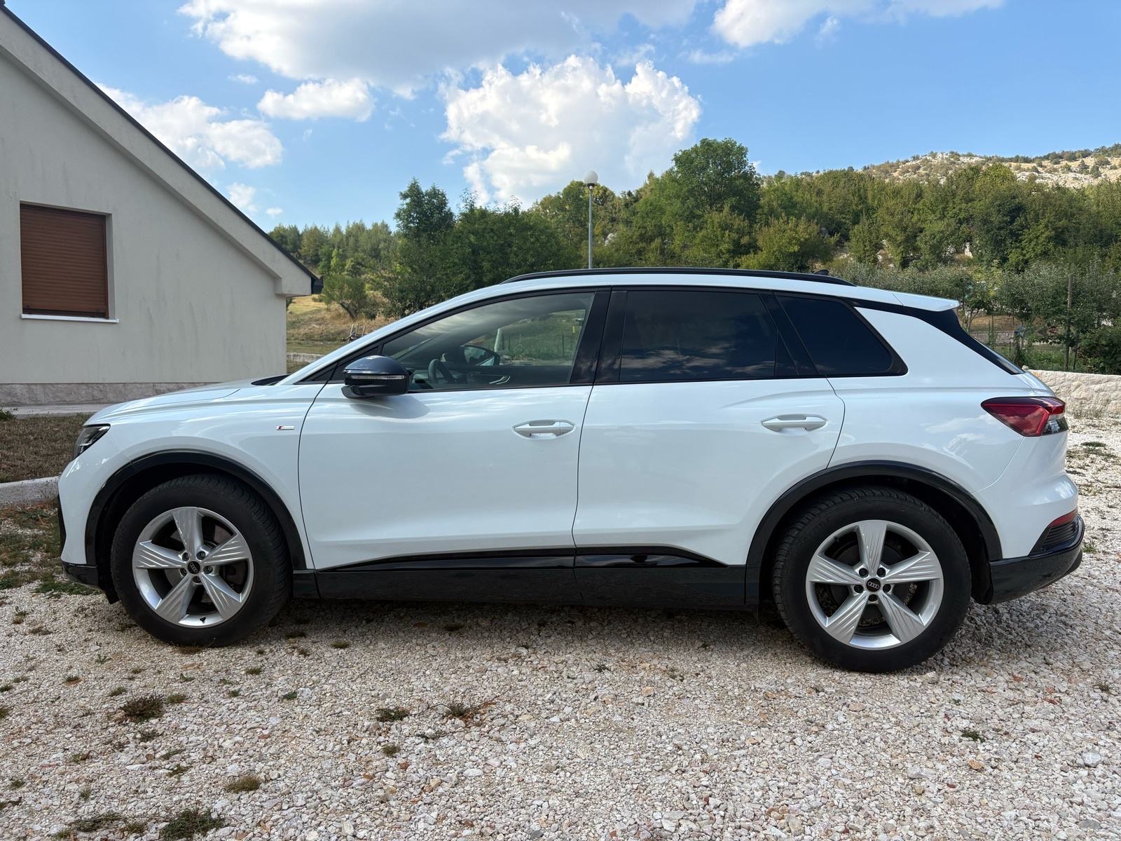 Audi Q4 e-tron e-tron automatik, fotografija 4
