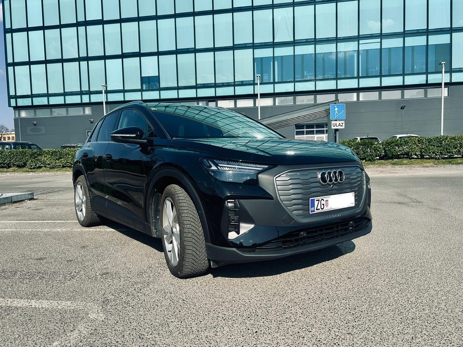 Audi Q4 e-tron, jamstvo do 2030, matrix, kao nov, fotografija 7