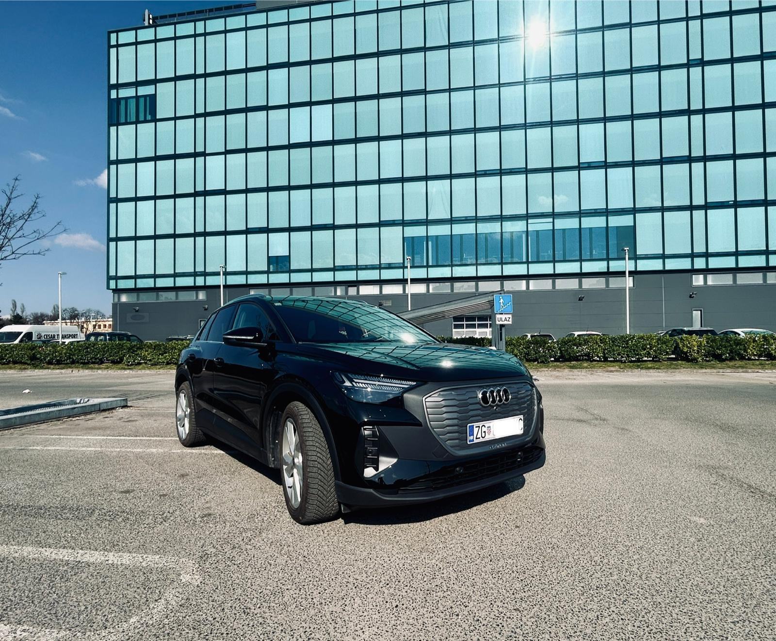 Audi Q4 e-tron, jamstvo do 2030, matrix, kao nov, fotografija 15