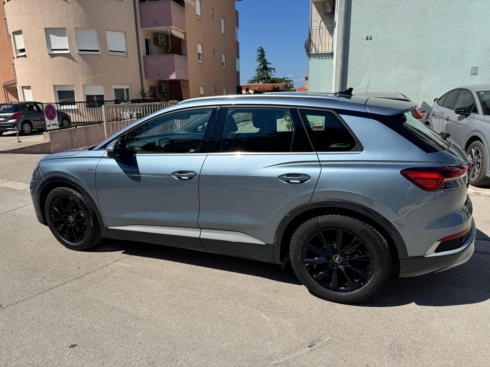 Audi Q4 e-tron S Line 2023, fotografija 7