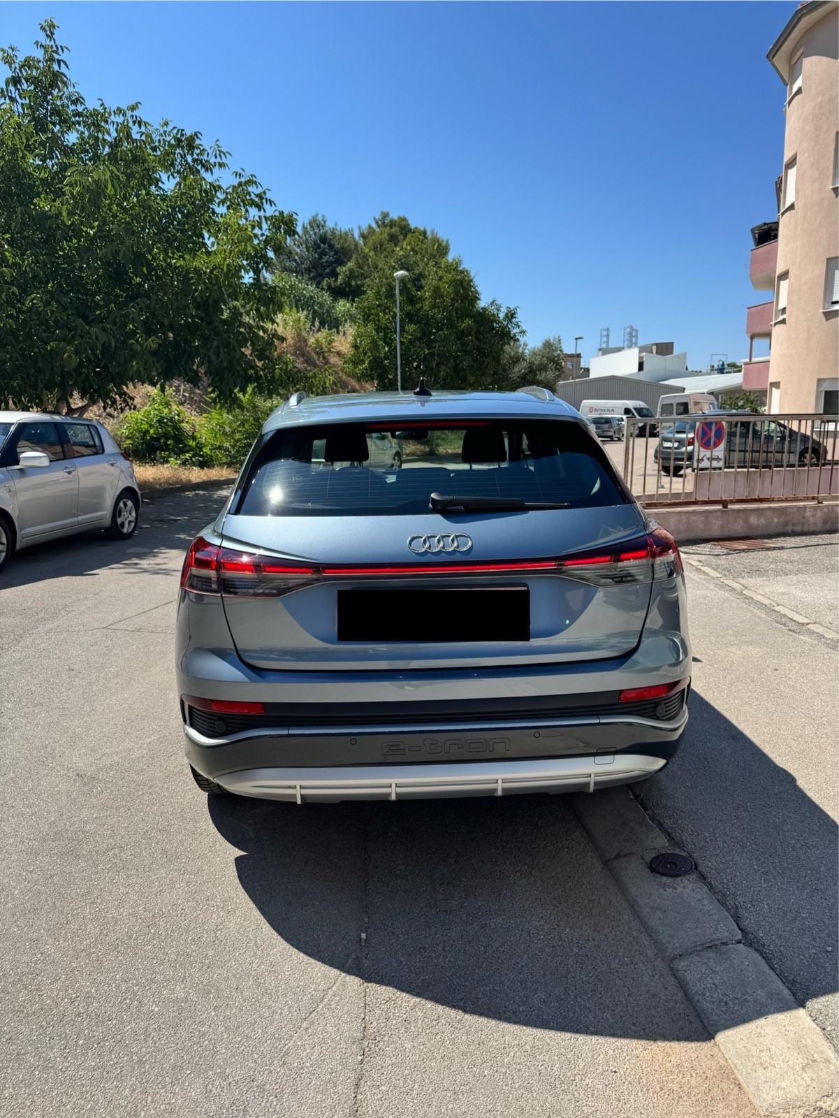 Audi Q4 e-tron S Line 2023, fotografija 3