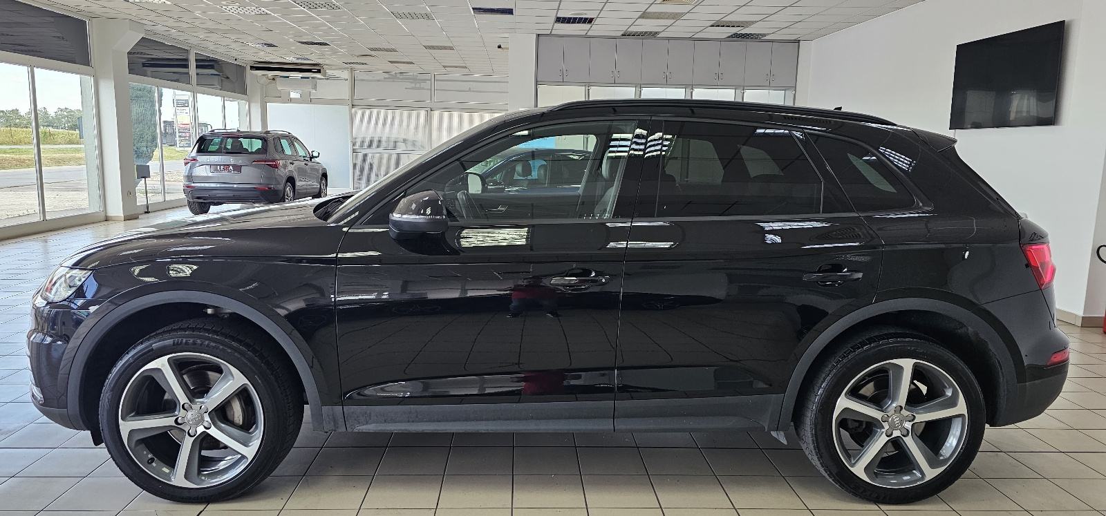 Audi Q5 2,0 TDI BLACK,automatik 4x4 190ks,VIRTUAL, fotografija 7