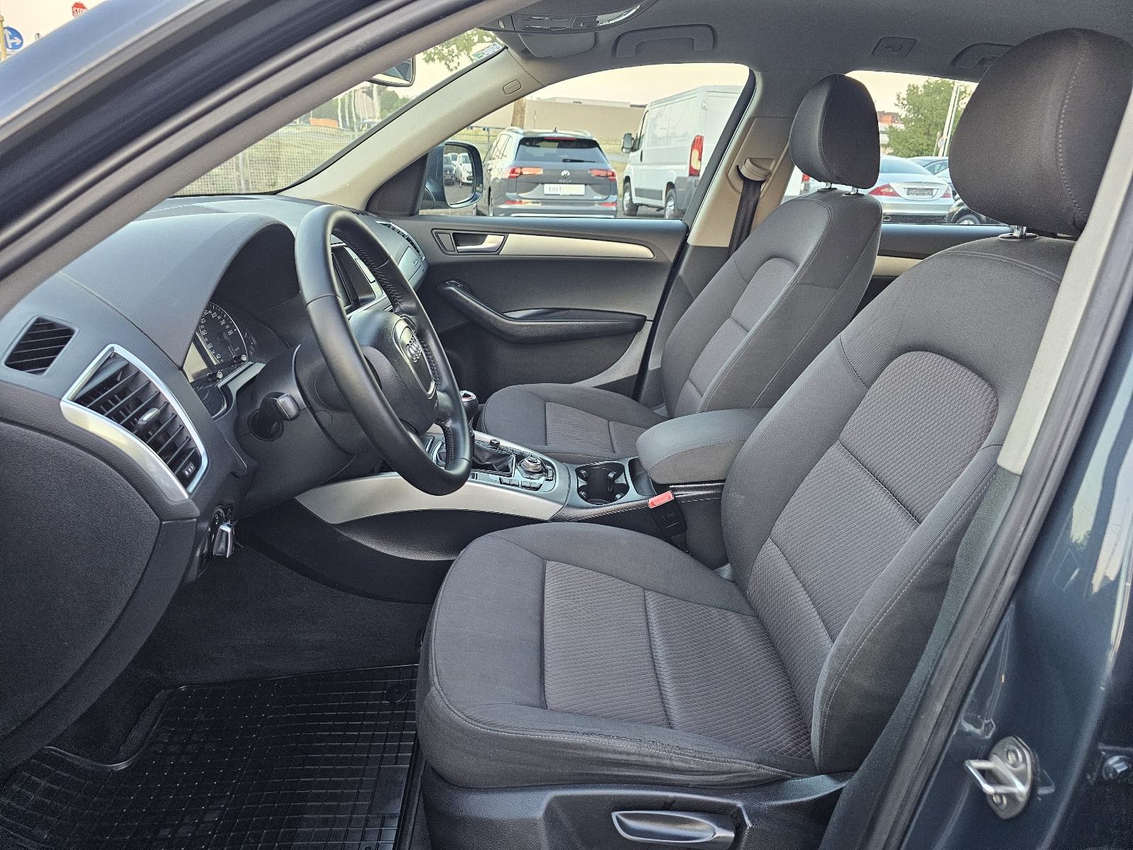 Audi Q5 2,0 TDI QUATTRO ***TOP-STANJE***NAVIGACIJA***XENON***, fotografija 9