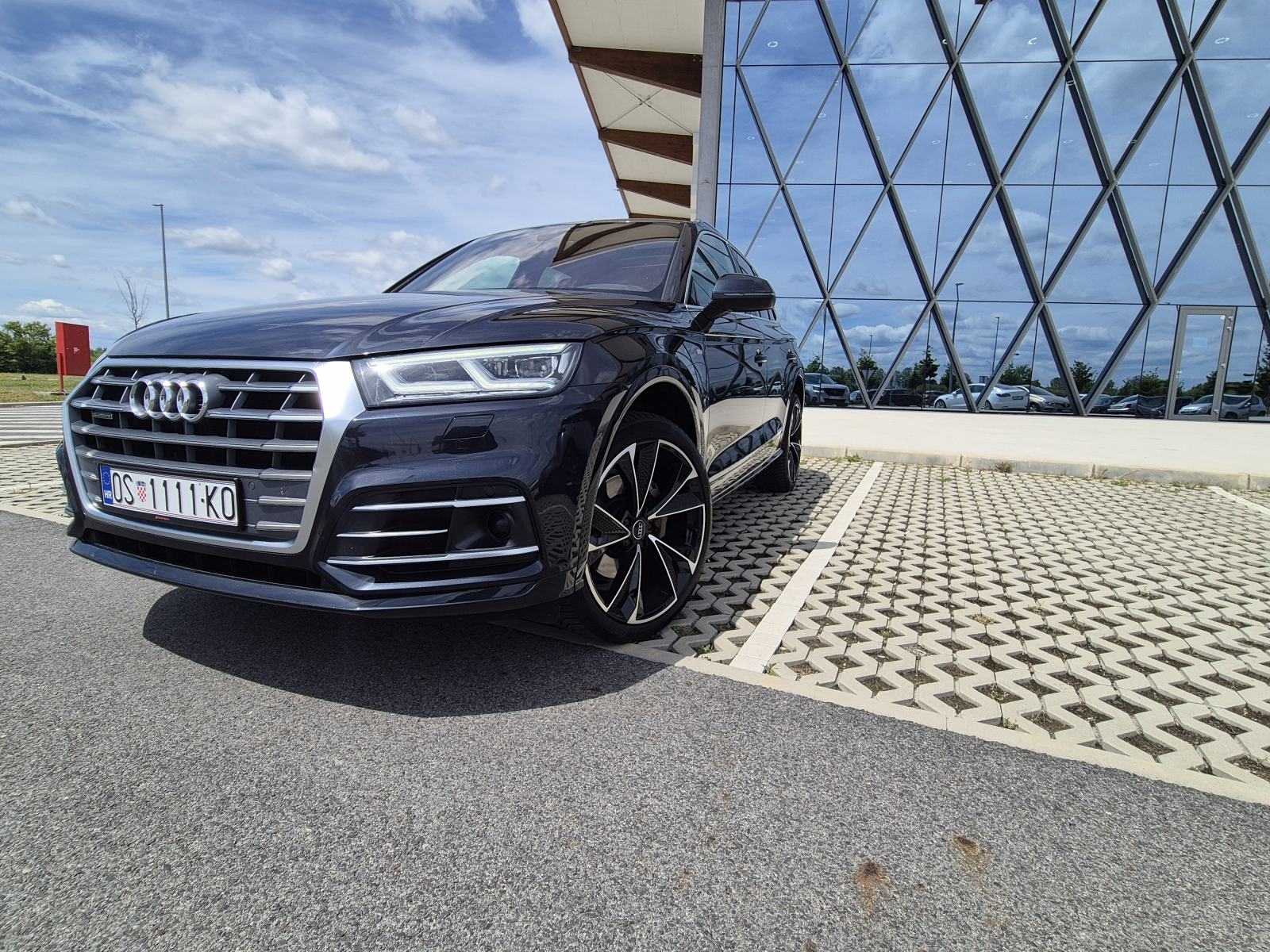 Audi Q5 2,0 TDI s line ,pano, 190ks, virtual, fotografija 1