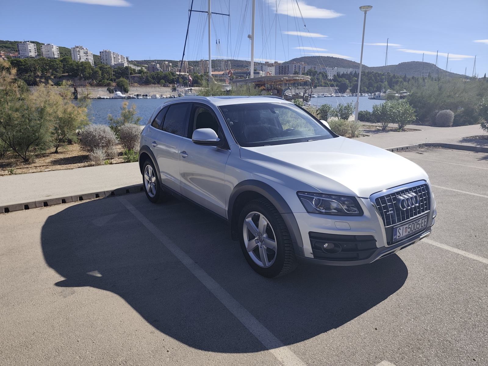 Audi Q5 2,0 TDI S-tronic automatik, Quatro 4x4, HR vozilo, pogled izvana - slika 1