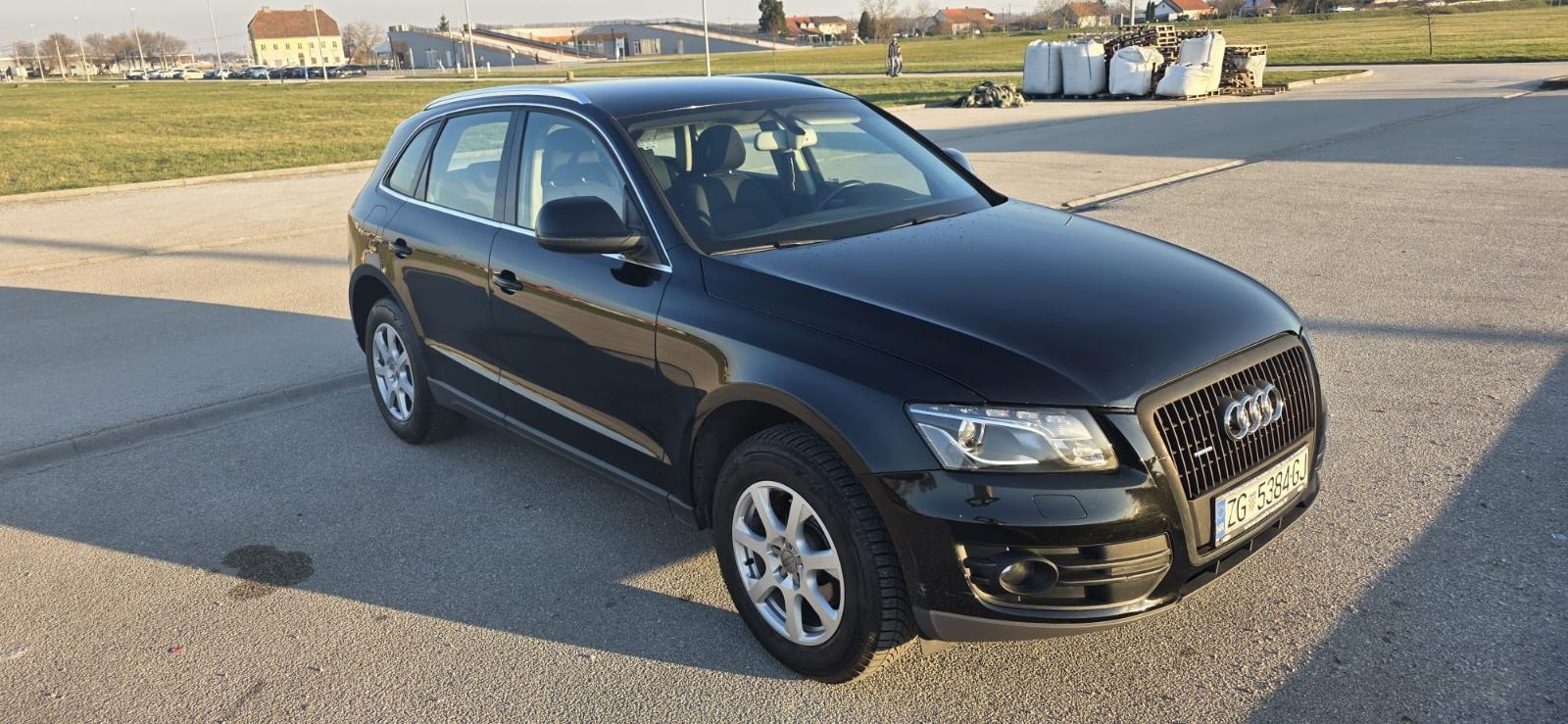 Audi Q5 2,0 TDI S-tronic Quattro. Odličan . Reg 07/27, fotografija 3