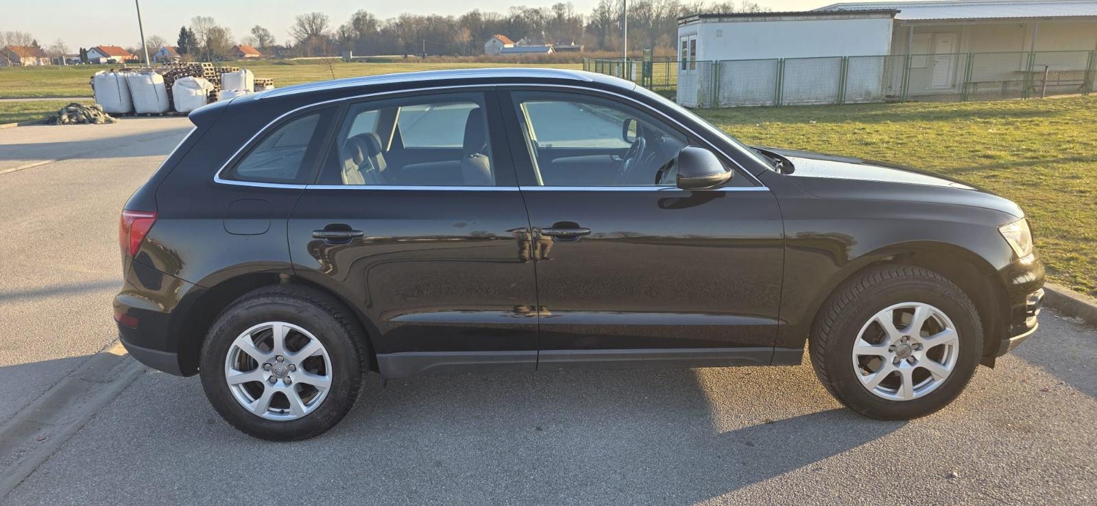 Audi Q5 2,0 TDI S-tronic Quattro. Odličan . Reg 07/27, fotografija 6