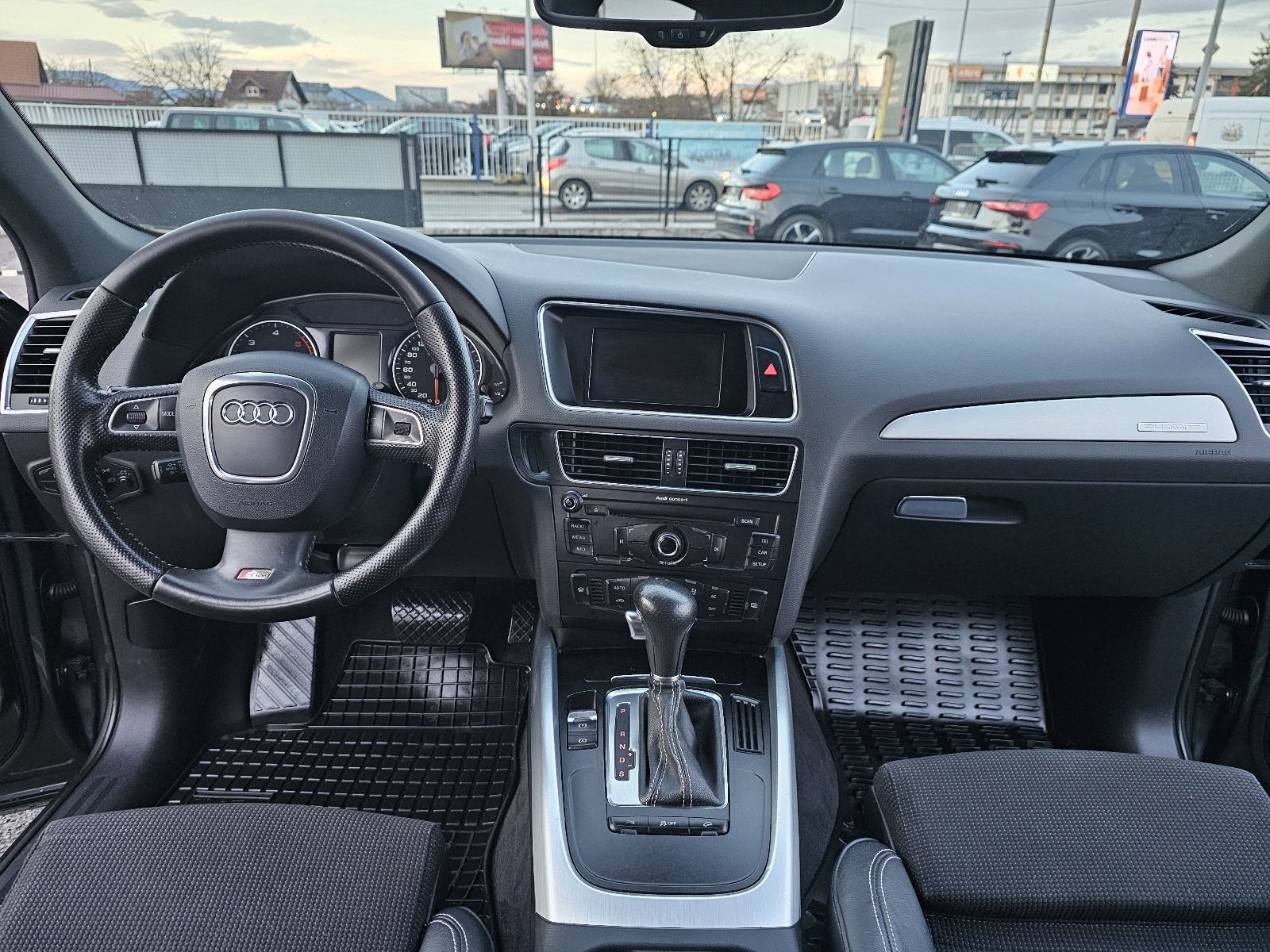 Audi Q5 2,0 TDI S-tronic ***TRI PUTA S-LINE***HR-VOZILO***TOP-STANJE**, fotografija 14