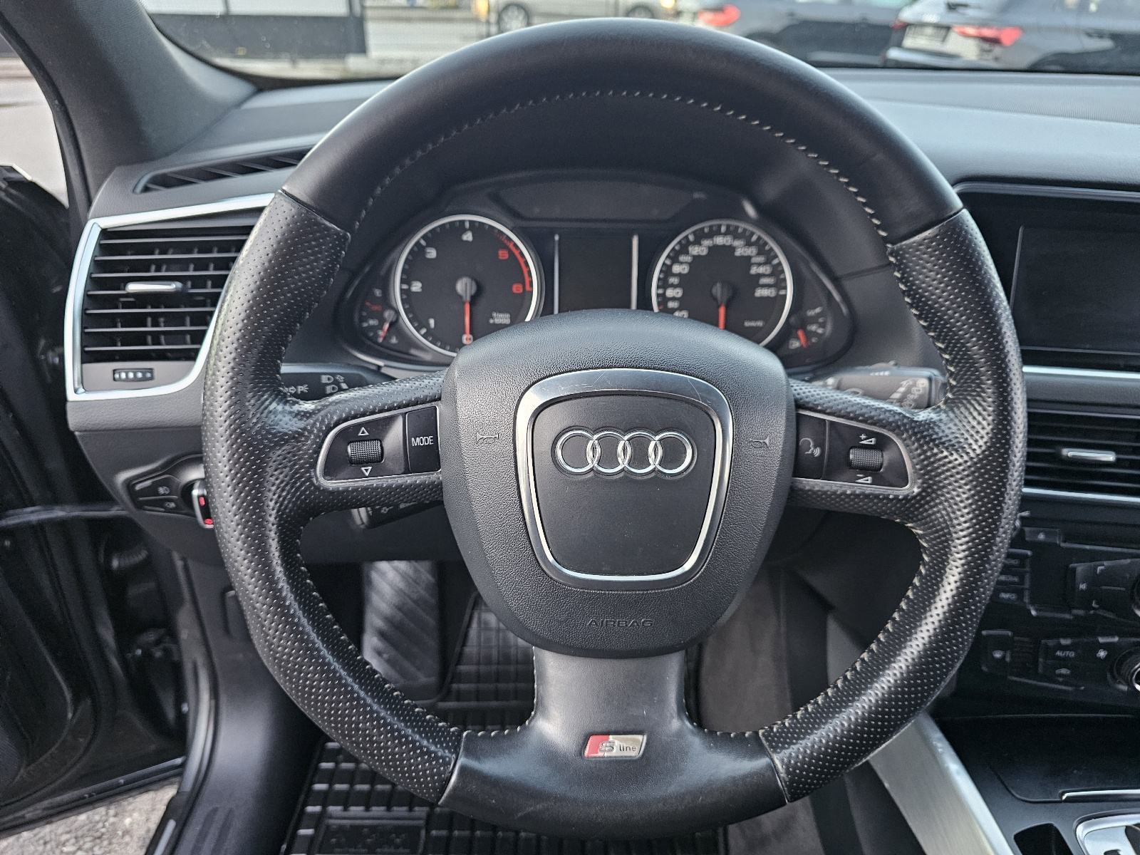 Audi Q5 2,0 TDI S-tronic ***TRI PUTA S-LINE***HR-VOZILO***TOP-STANJE**, fotografija 15