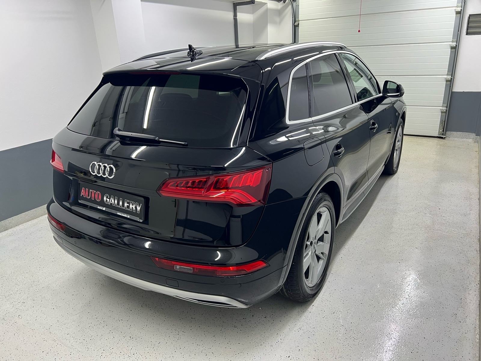 Audi Q5 2,0 TDI , VELIKA NAVIGACIJA , ALU , AMBIENT LIGHTING , 29.990e, fotografija 5