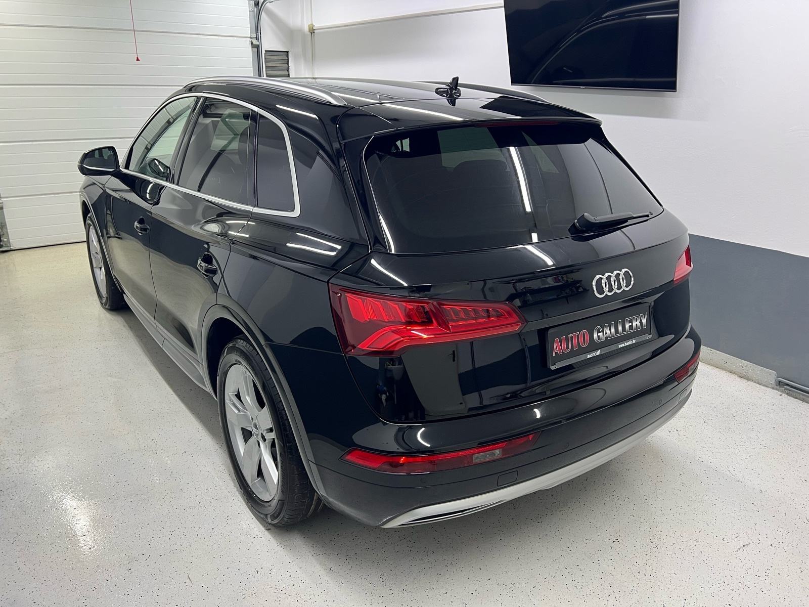 Audi Q5 2,0 TDI , VELIKA NAVIGACIJA , ALU , AMBIENT LIGHTING , 29.990e, fotografija 9
