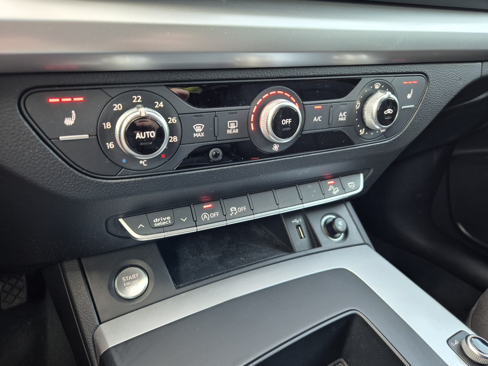Audi Q5 35 TDI, AUTOMATIK, 2022., REDIZAJN, TOP STANJE, SERVISNA, REG., fotografija 13