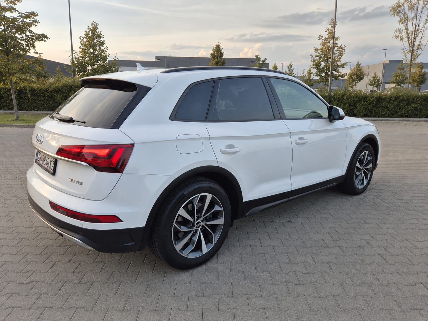 Audi Q5 35 TDI, AUTOMATIK, 2022., REDIZAJN, TOP STANJE, SERVISNA, REG., fotografija 5