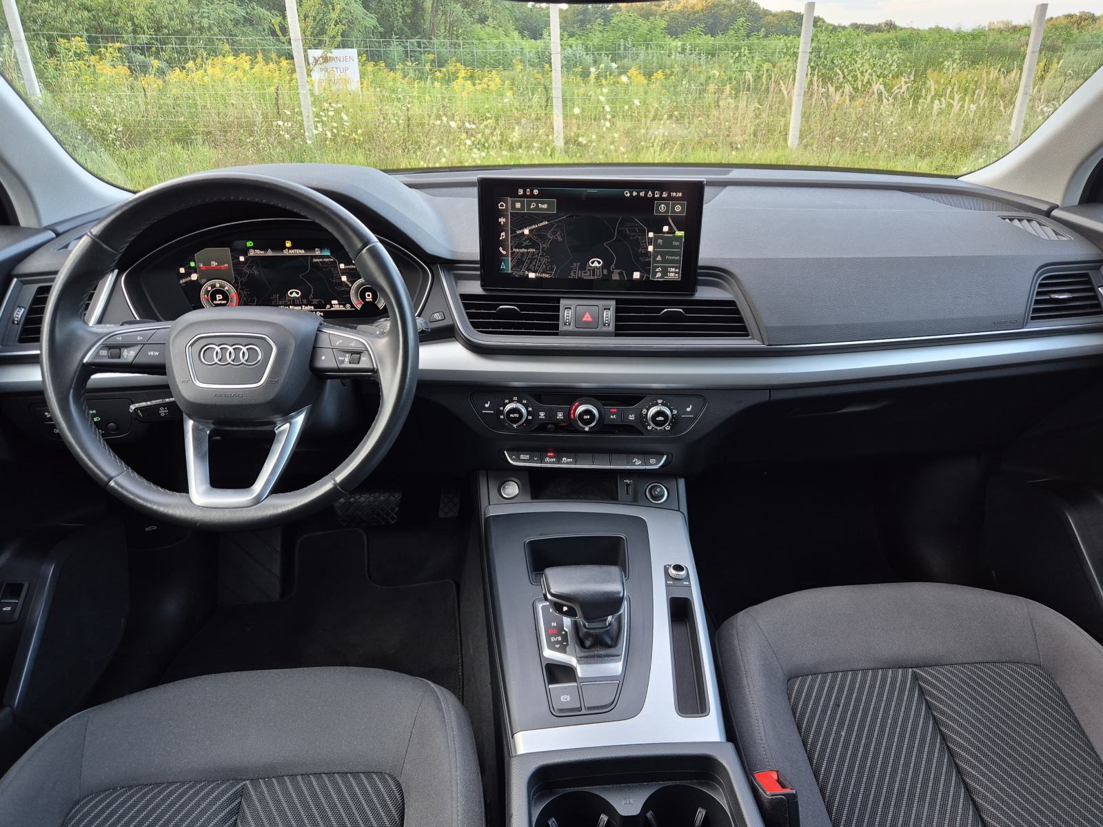 Audi Q5 35 TDI, AUTOMATIK, 2022., REDIZAJN, TOP STANJE, SERVISNA, REG., fotografija 9