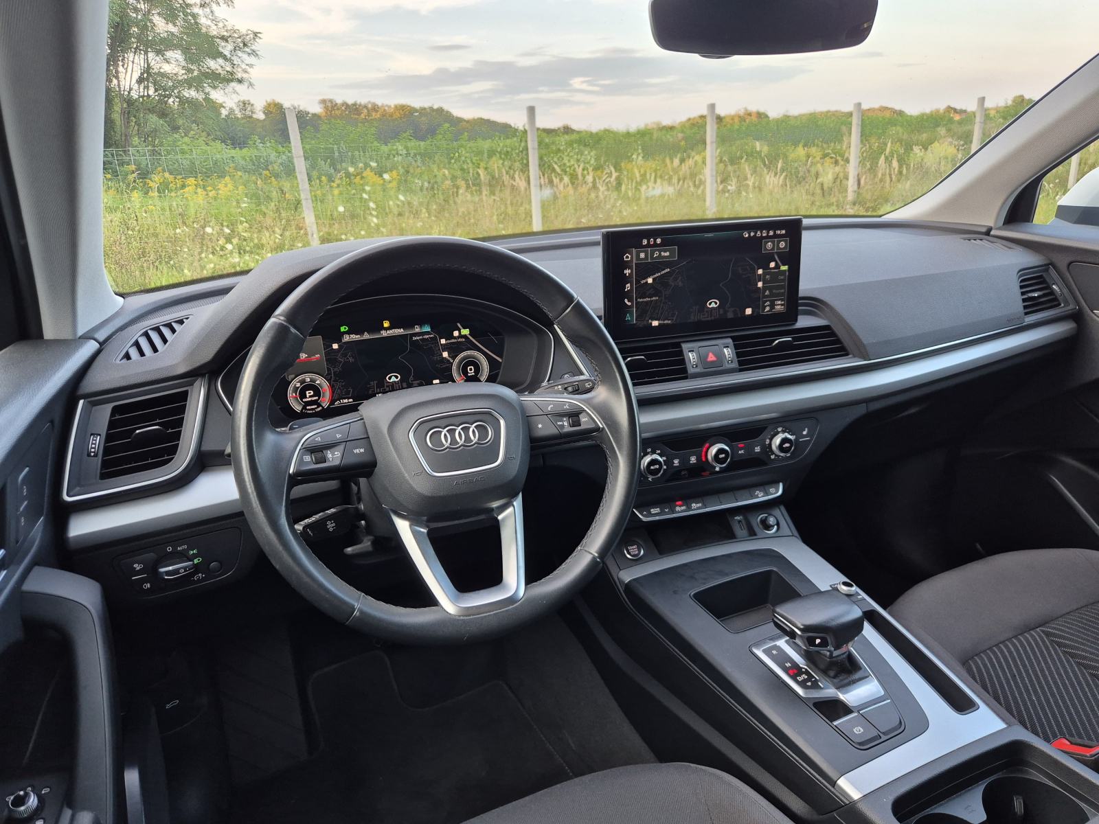 Audi Q5 35 TDI, AUTOMATIK, 2022., REDIZAJN, TOP STANJE, SERVISNA, REG., fotografija 11