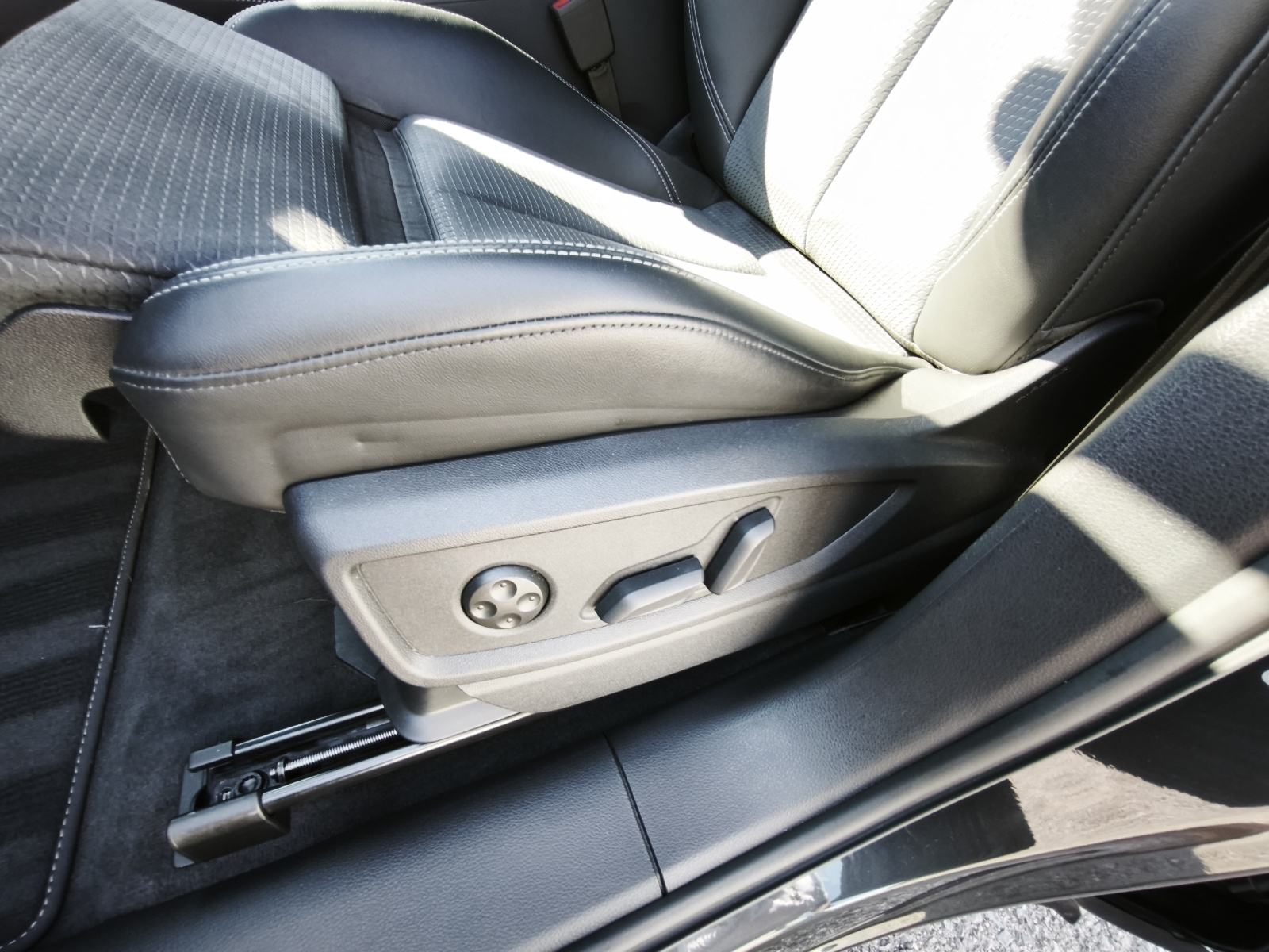 Audi Q5 35 TDI AUTOMATIK*KAMERA, VIRTUAL, F1, GRIJANJE SJEDALA*U PDVu*, fotografija 20