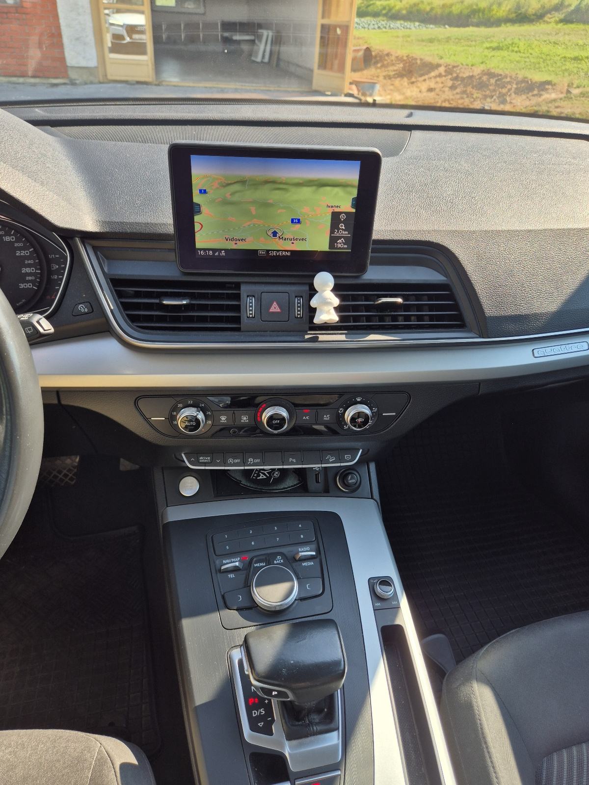 Audi Q5 35 TDI Quattro automatik **LED F1 Volan Navi Alu Park. Senz**, fotografija 17