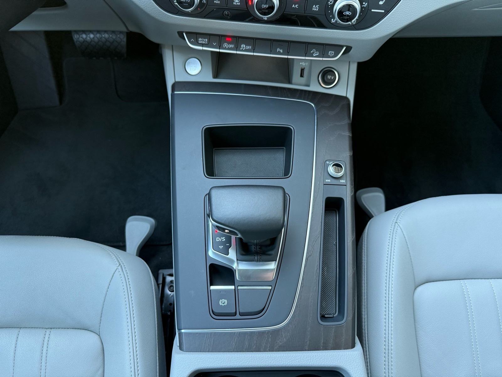 Audi Q5 35 TDI S-TRONIC °VIRTUAL°NAVI°KOŽA°KAMERA°LEASING BEZ UČEŠĆA°, fotografija 15