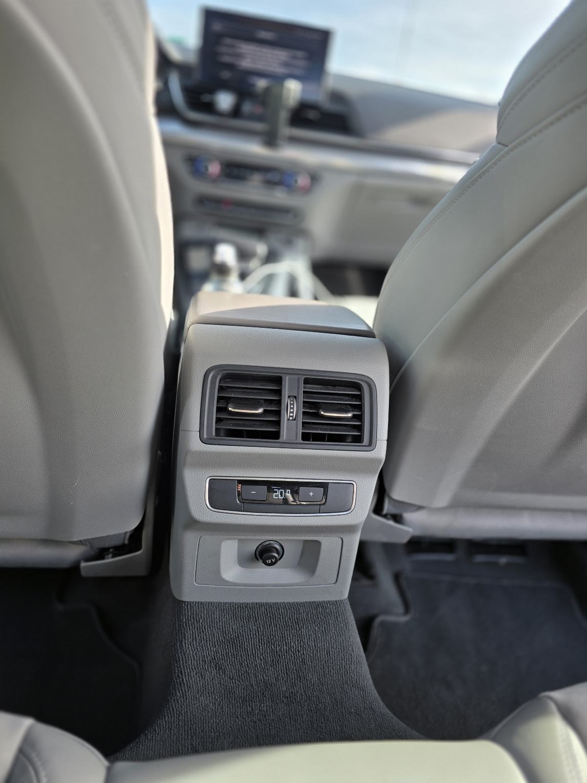 Audi Q5 40 TDI 2023g automatik QUATRO TOP STANJE, fotografija 16