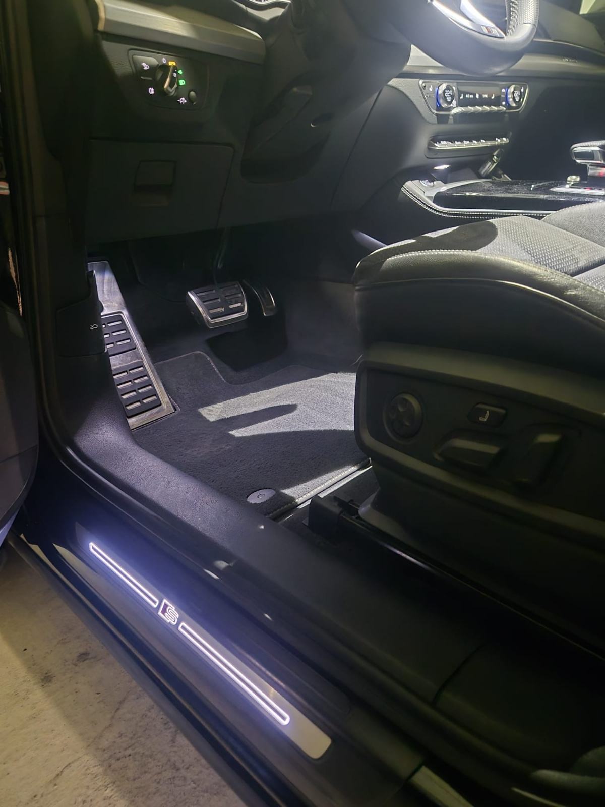 Audi Q5 40 TDI quattro S-line + jamstvo, fotografija 12