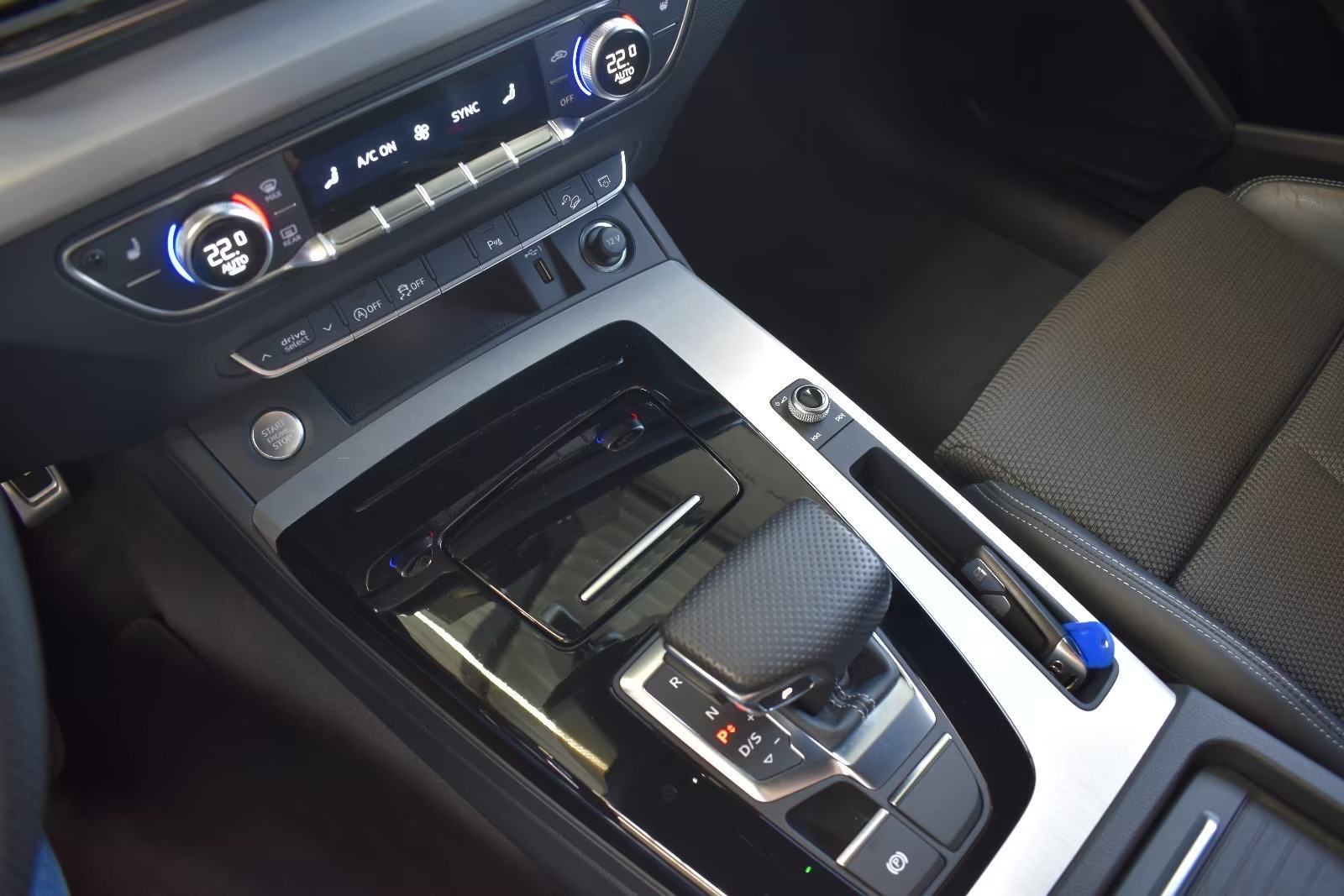 Audi Q5 40 TDI automatik, fotografija 18