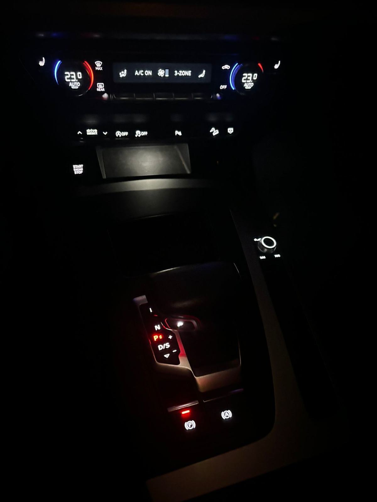 Audi Q5 40 TDI Quattro S-Line Edition one - registriran do 2/2027, fotografija 12