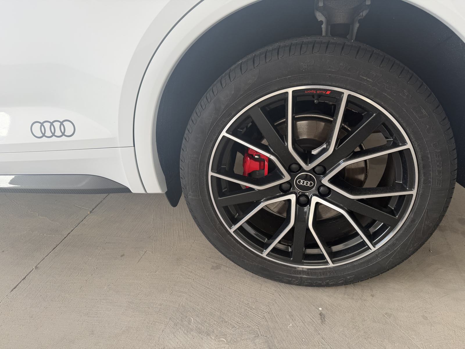 Audi Q5 40 TDI Quattro S-Line Edition one - registriran do 2/2027, fotografija 9
