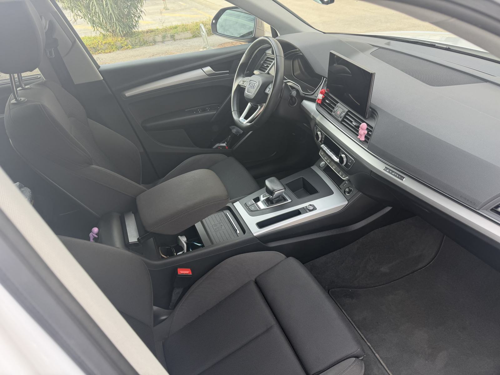 Audi Q5 40 TDI Quattro S-Line Edition one - registriran do 2/2027, fotografija 17