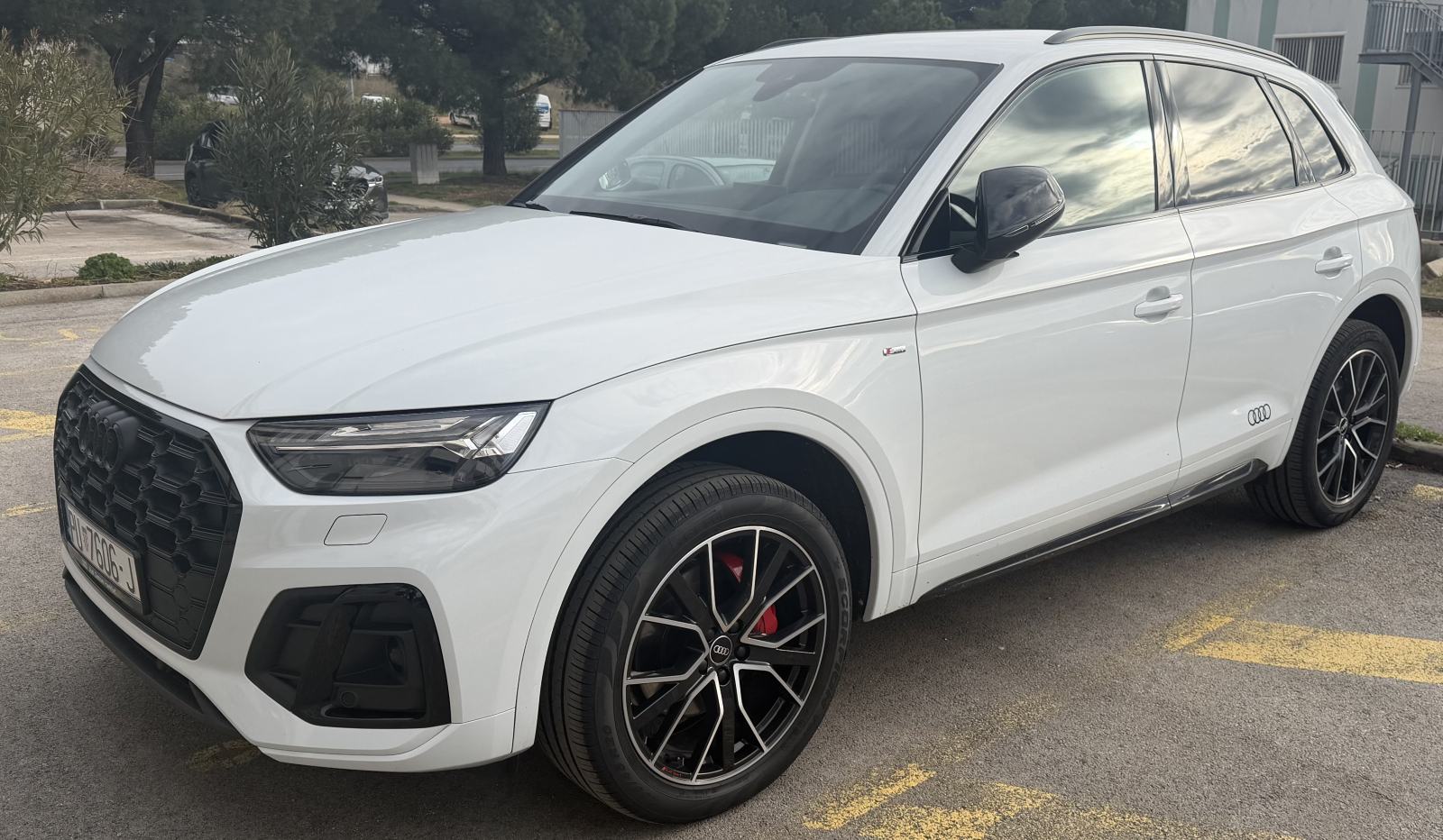 Audi Q5 40 TDI Quattro S-Line Edition one - registriran do 2/2027, fotografija 3